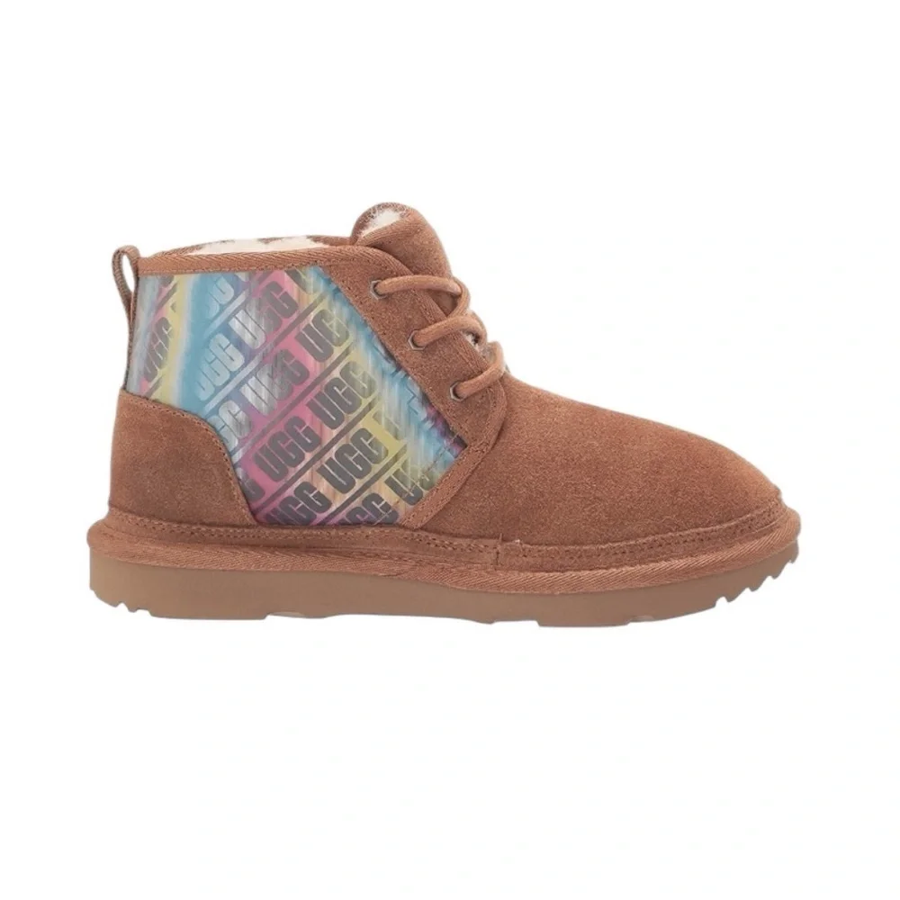 NEW UGG Neumel Chromatic Shoes Chestnut Big Kids Sz 4 Iridescent Chukka Rainbow